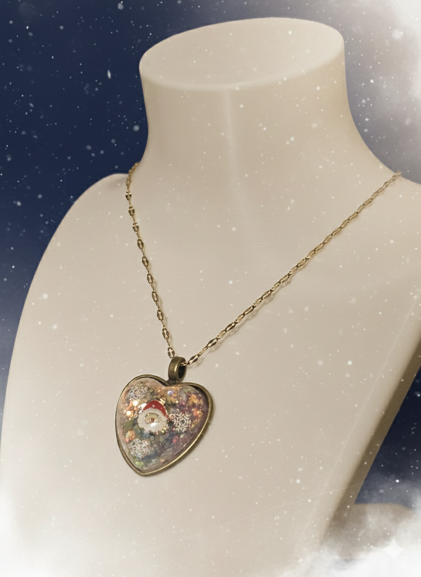❤️ The Enchanted Heart: Festive Keepsake Pendant ❤️