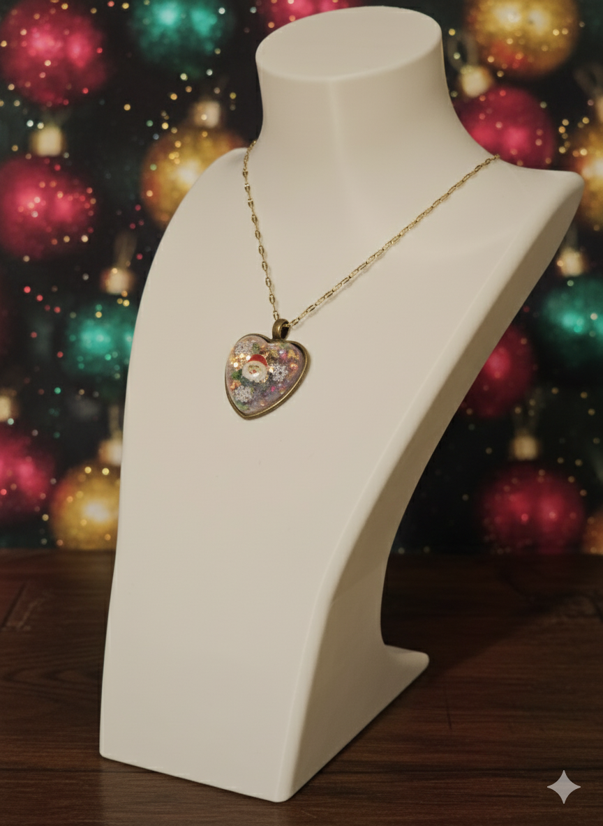 ❤️ The Enchanted Heart: Festive Keepsake Pendant ❤️