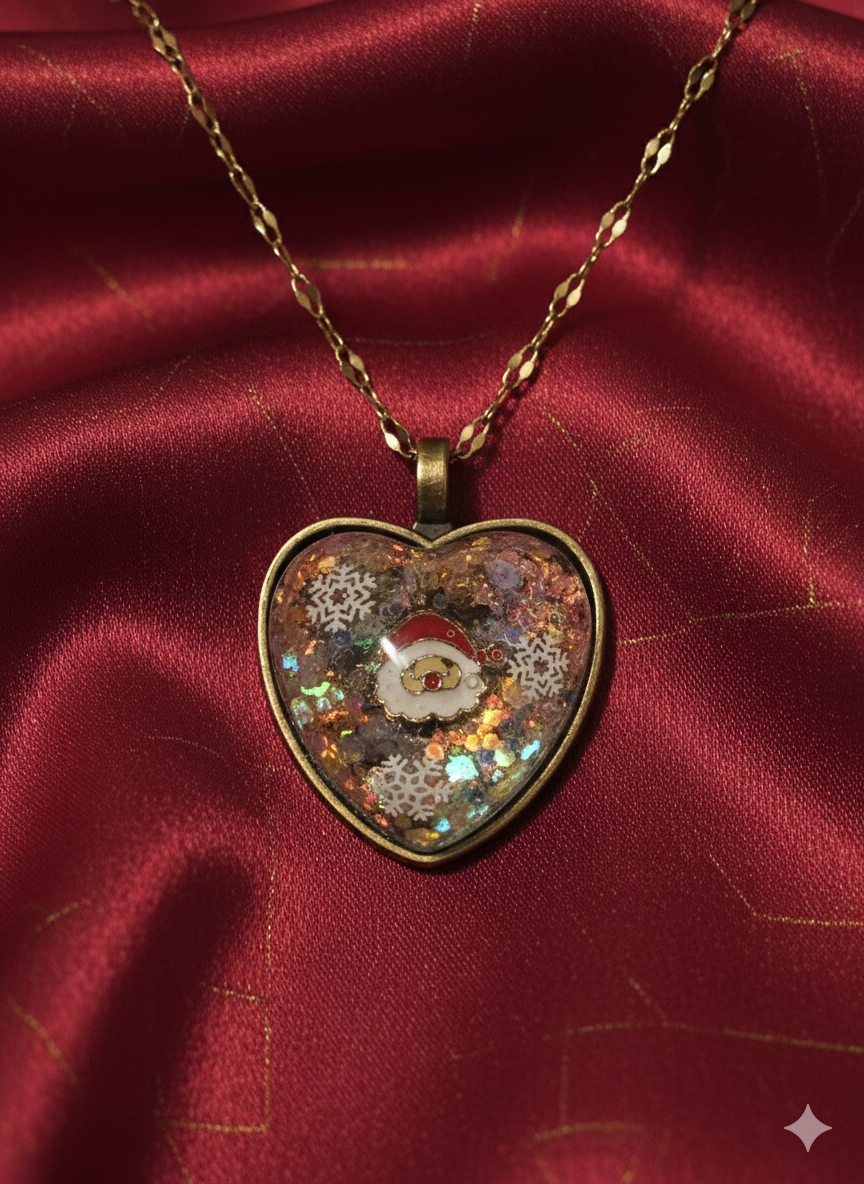 ❤️ The Enchanted Heart: Festive Keepsake Pendant ❤️
